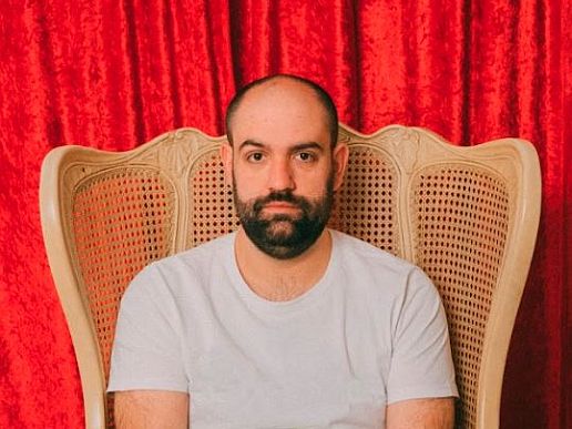 Imatge de fons
           difuminada