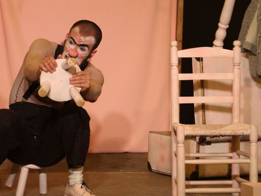 Imatge de fons
           difuminada