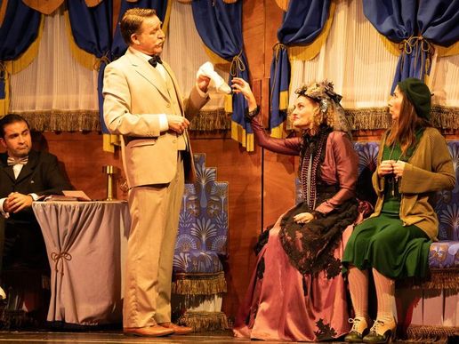 Imatge de fons
           difuminada