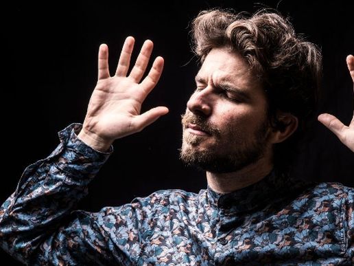 Imatge de fons
           difuminada