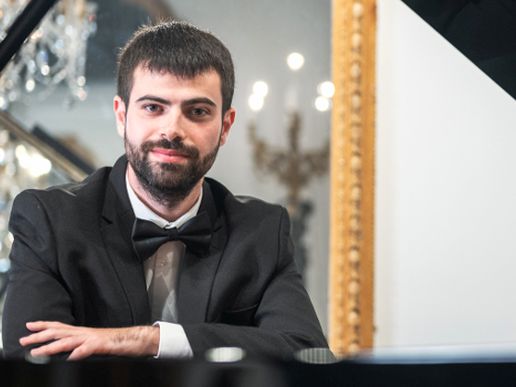 Imatge de fons
           difuminada