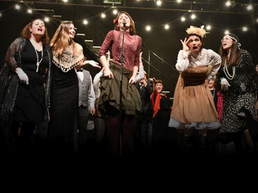 Imatge de fons
           difuminada