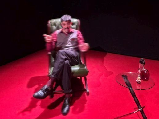 Imatge de fons
           difuminada