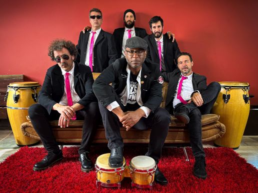 Imatge de fons
           difuminada