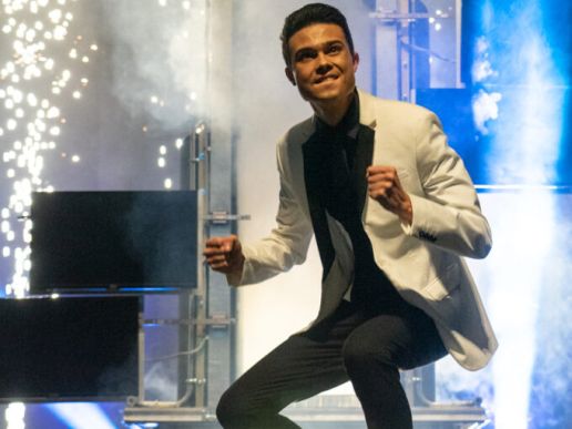 Imatge de fons
           difuminada