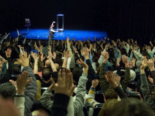 Imatge de fons
           difuminada