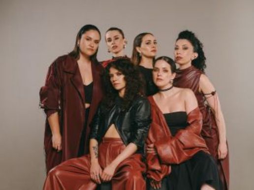 Imatge de fons
           difuminada