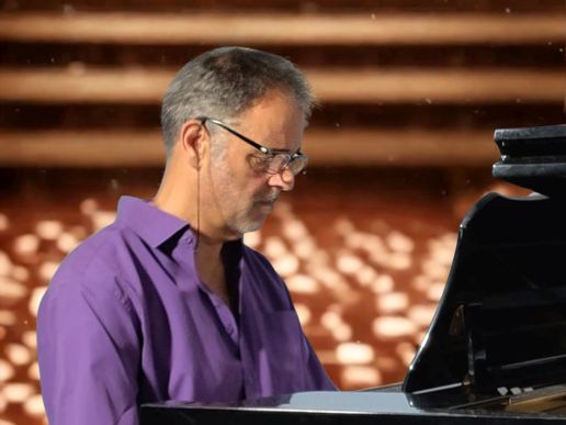 Imatge de fons
           difuminada