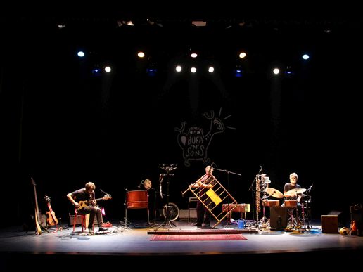 Imatge de fons
           difuminada